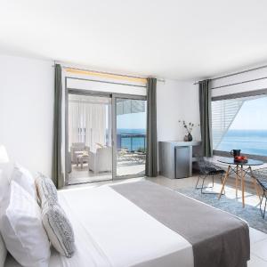 Honeymoon Suite