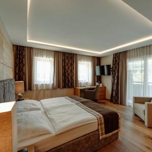 Deluxe Family Room with Balcony