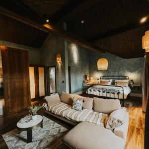 Courtyard Suite Hot Tub
