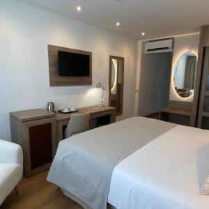 Double Room with Balcony and Pool View