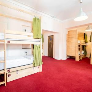 Bed in 10-Bed Mixed Dormitory Room