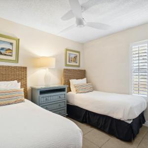 Two-Bedroom Apartment 315 with Sea View