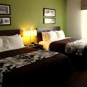 Queen Room with Two Queen Beds - Non-Smoking