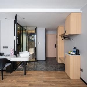 Executive King Room 