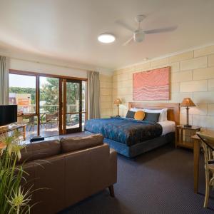 Partial ocean view King
