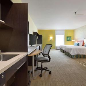 Queen Studio with Two Queen Beds - Mobility and Hearing Access/Non-Smoking