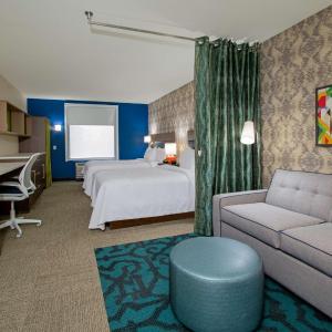 Queen Studio with Two Queen Beds - Non-Smoking