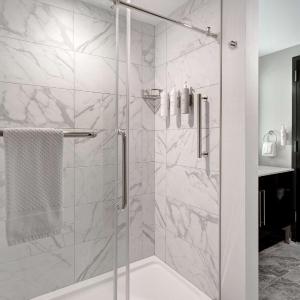 Two-Room King Suite - Hearing Access