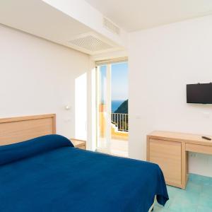 Superior Double Room with Side Sea View