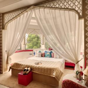 Mughal Heritage Room with 180 degree city view & Designer bed (Non Smoking): Enjoy 10% off on - F&B, Spa, car Hire, Complimentary Welcome Drink & Hi-Tea,10% off on Candlelight Dinner & Room Decoration