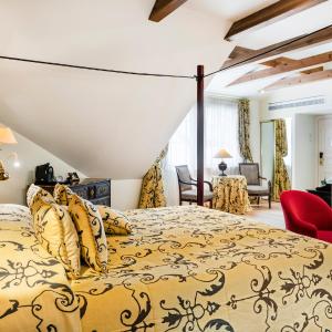 Junior Suite with Spa Access