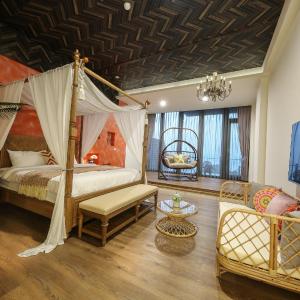 Deluxe Double Room with Balcony