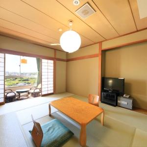 Superior Japanese-Style Room with Side Sea View