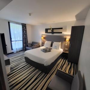 1 Double Bed  1 Single Bed - Superior Room