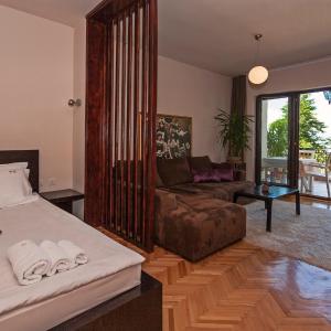 Suite with Lake View