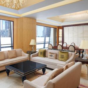 Ambassador Suite Non-Smoking with Happy Hour