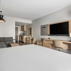 Specialty King Room with Sofa Bed