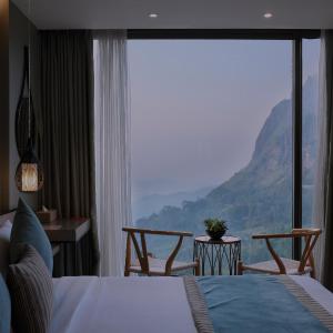 Deluxe Double Room with Ella Rock View