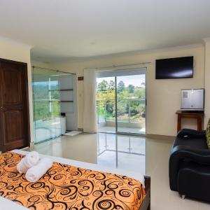 Deluxe Suite with Spa Bath