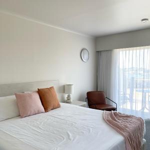 Panoramic Harbor View King Room - Unserviced (Adults only)