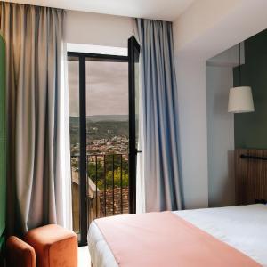 Double or Twin Room with Mountain View