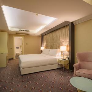 Deluxe King Room with Sea View