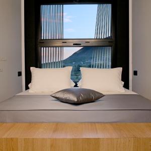 Superior Double Room with Bath and Balcony