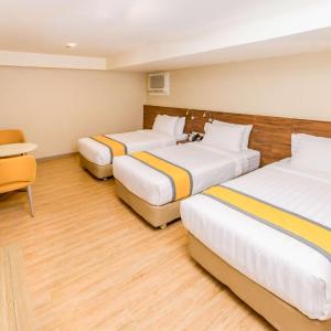 Premier Triple Room with Three Single Beds - Non-Smoking