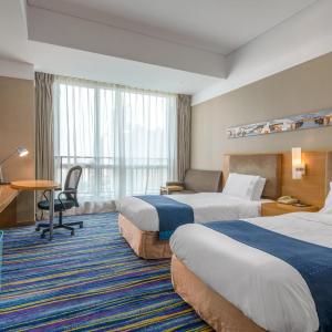 Standard Twin Room with City View