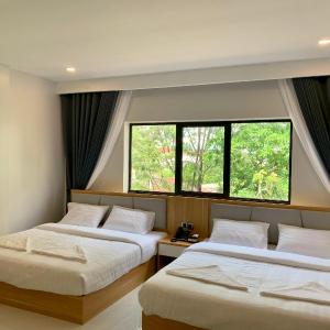 Queen Room with Two Queen Beds