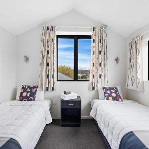 Two-Bedroom Apartment with Spa Bath
