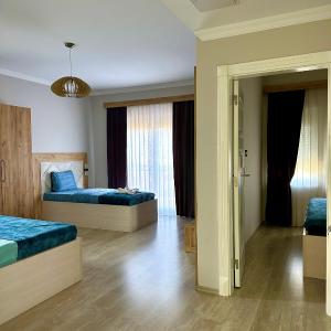 Deluxe Family Suite