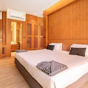 One-Bedroom Pool Access