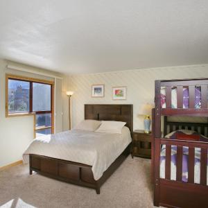  2 Bedroom Apartment with 2 Master Suites