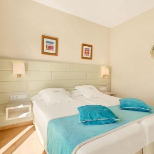 Twin or Double Room with Sea View