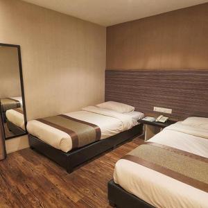 Twin Room with View