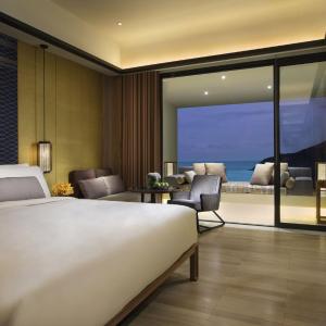 Classic King Room with Ocean View