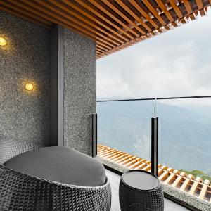 Standard Double Room with Two Double Beds and Mountain View