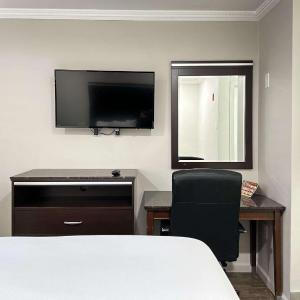 Standard Room, 2 Queen Beds, Non Smoking