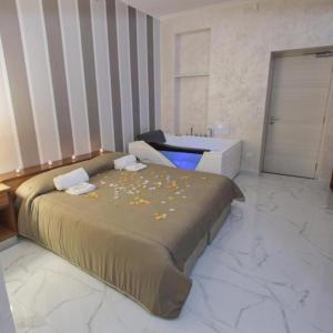 King Room with Spa Bath
