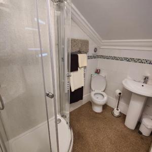 Double or Twin Room with Shower
