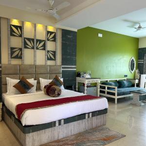 King Room with Balcony