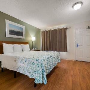 Studio Queen Room Disability Access Non-Smoking