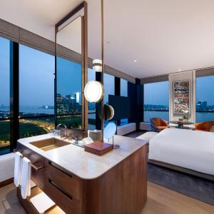 Premium King Room with River View