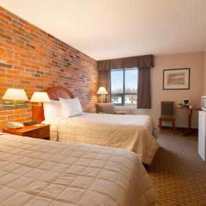 Room with 2 Double Beds, Non-Smoking/Pet Friendly