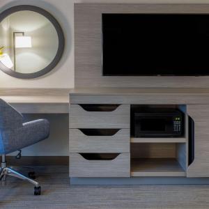 King Studio Suite - Non-Smoking