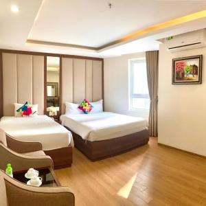 Deluxe Double or Twin Room with City View