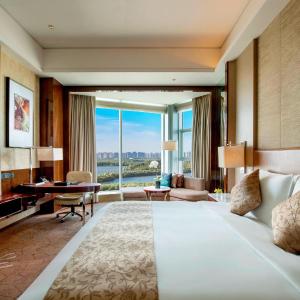 Executive River View King