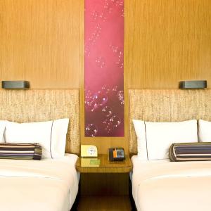 Aloft Twin Room