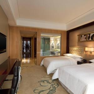 Premier Twin Room, Guest room, 2 Double, City view